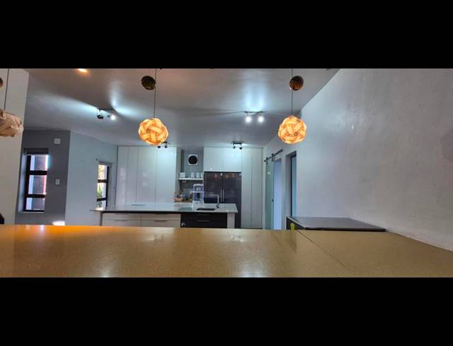 4 BEDROOM HOUSE FOR SALE IN MIDLANDS ESTATE